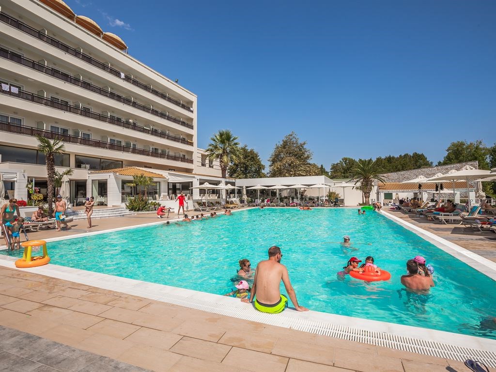 Olympian Bay Grand Resort