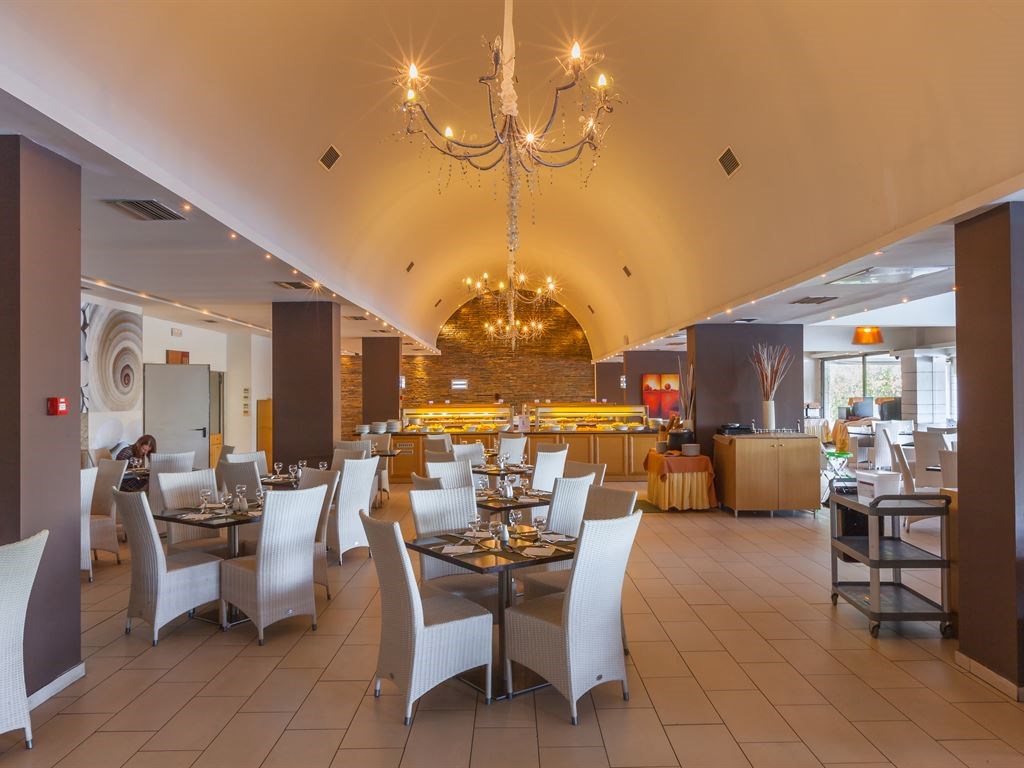 Olympian Bay Grand Resort