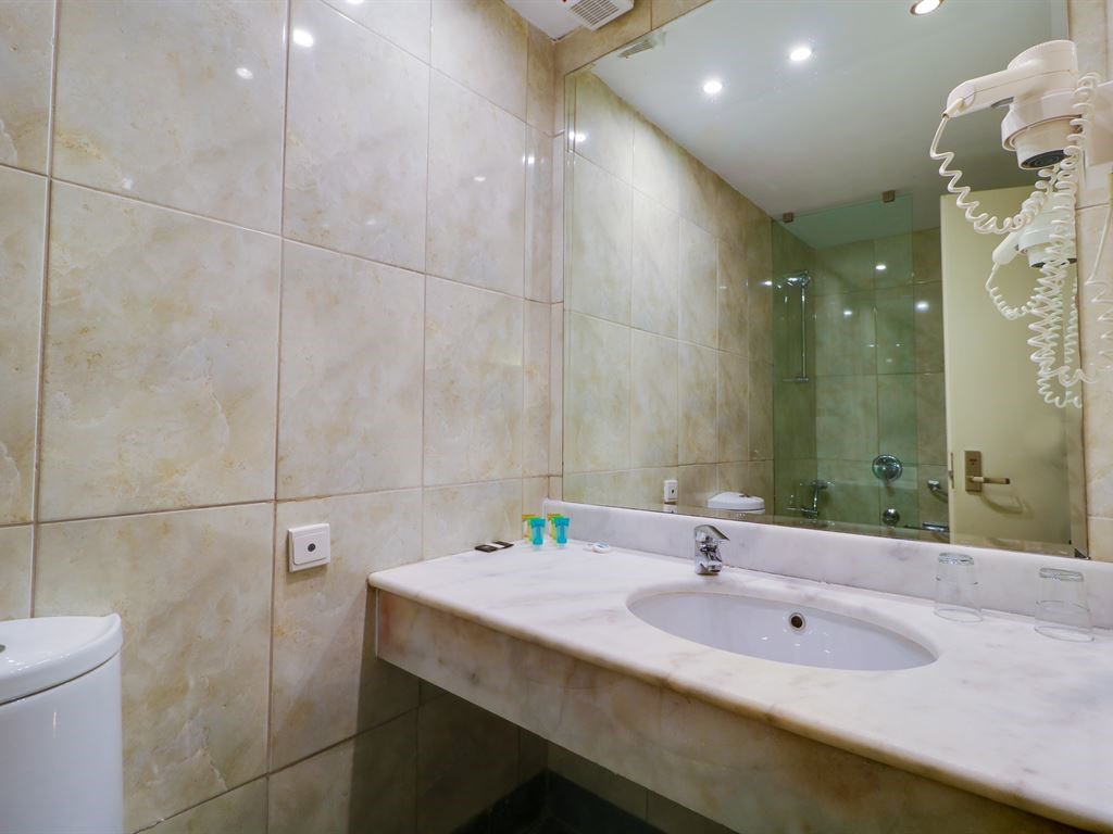 Olympian Bay Grand Resort