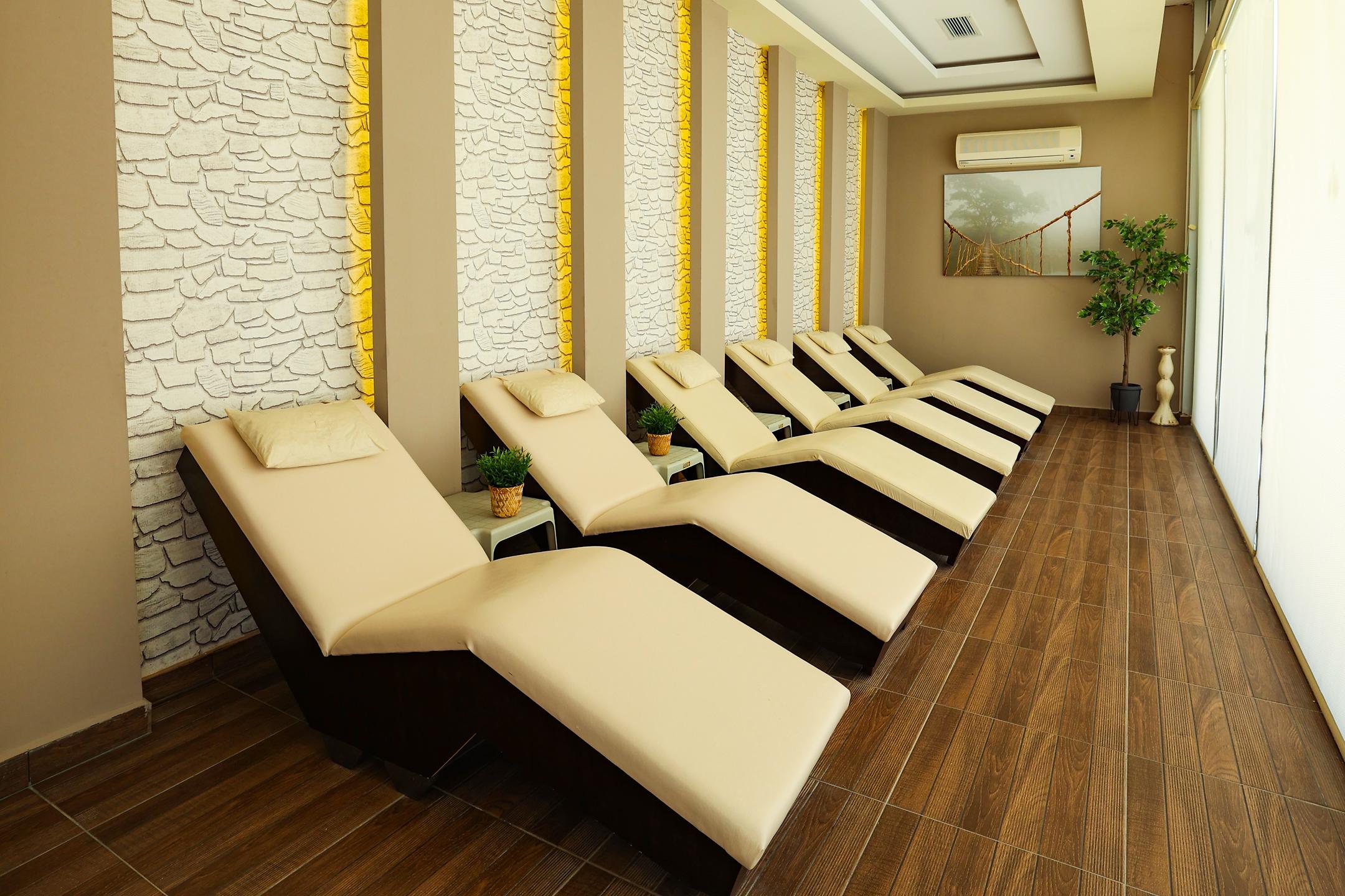 Crystal Centro Pearl Collection