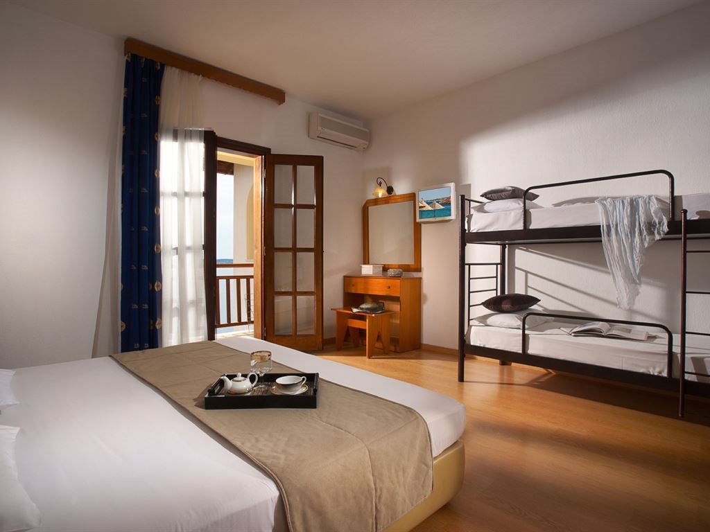 Akrathos Beach Hotel