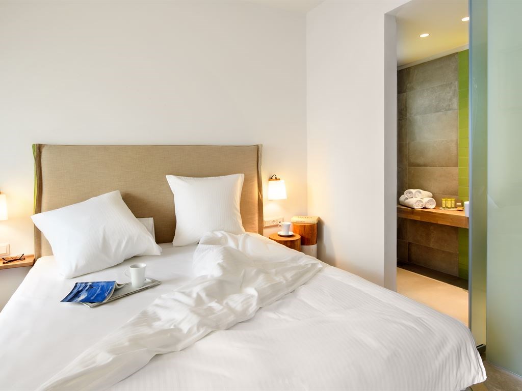 Akrathos Beach Hotel