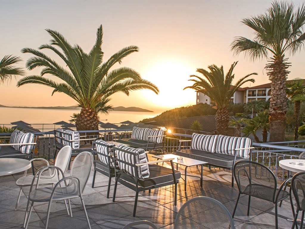 Akrathos Beach Hotel