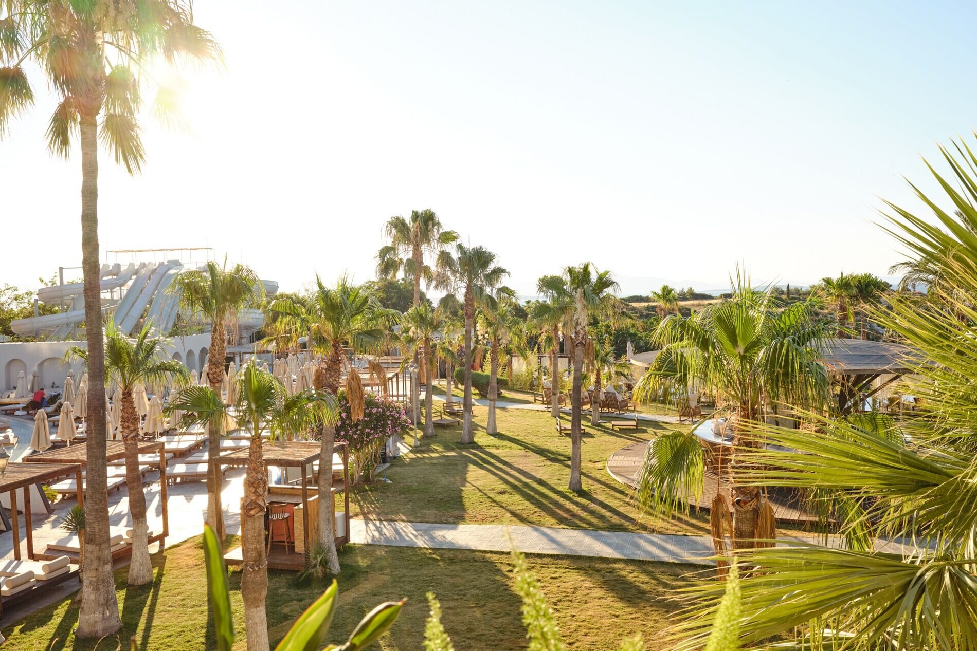 Laur Hotels