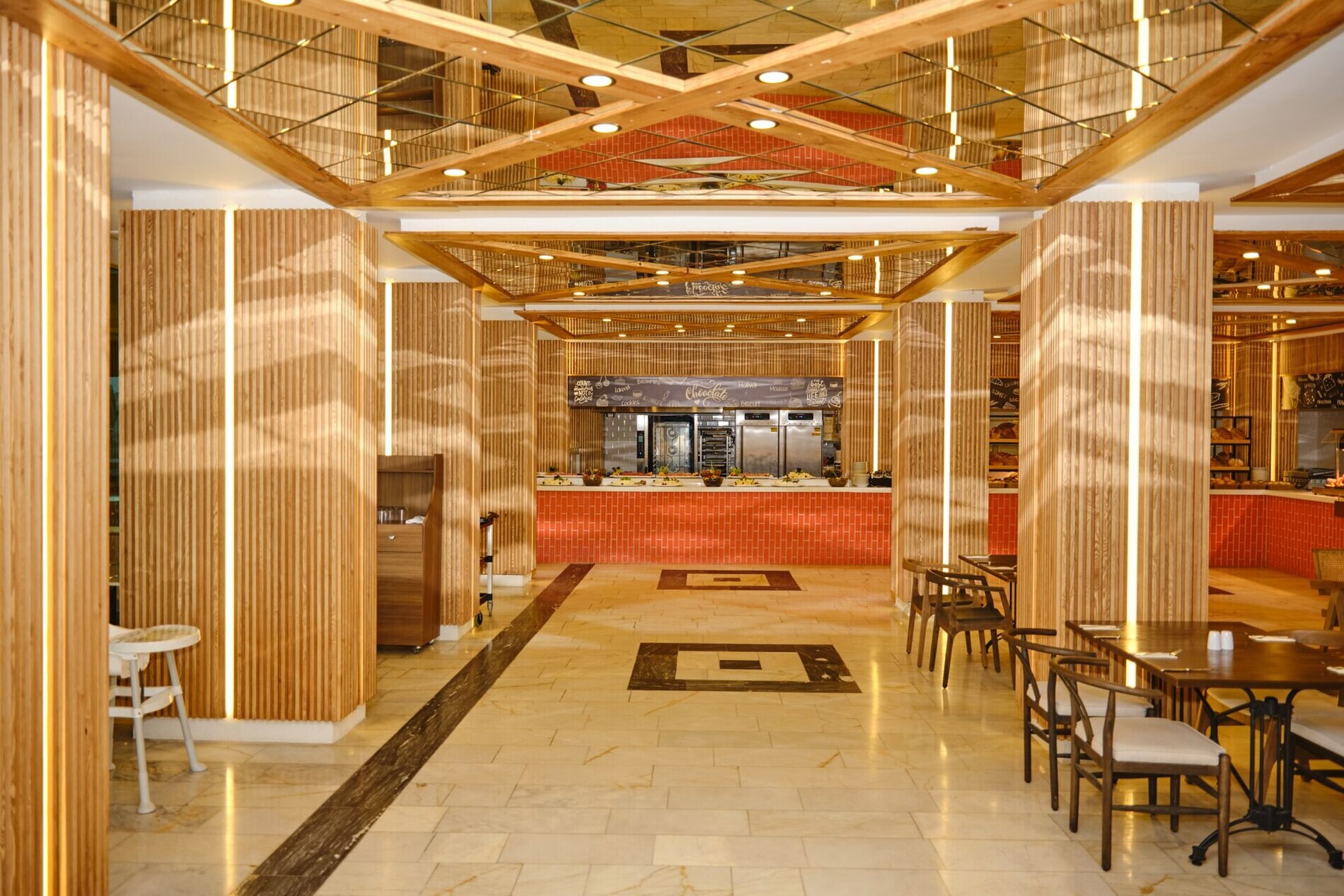 Laur Hotels