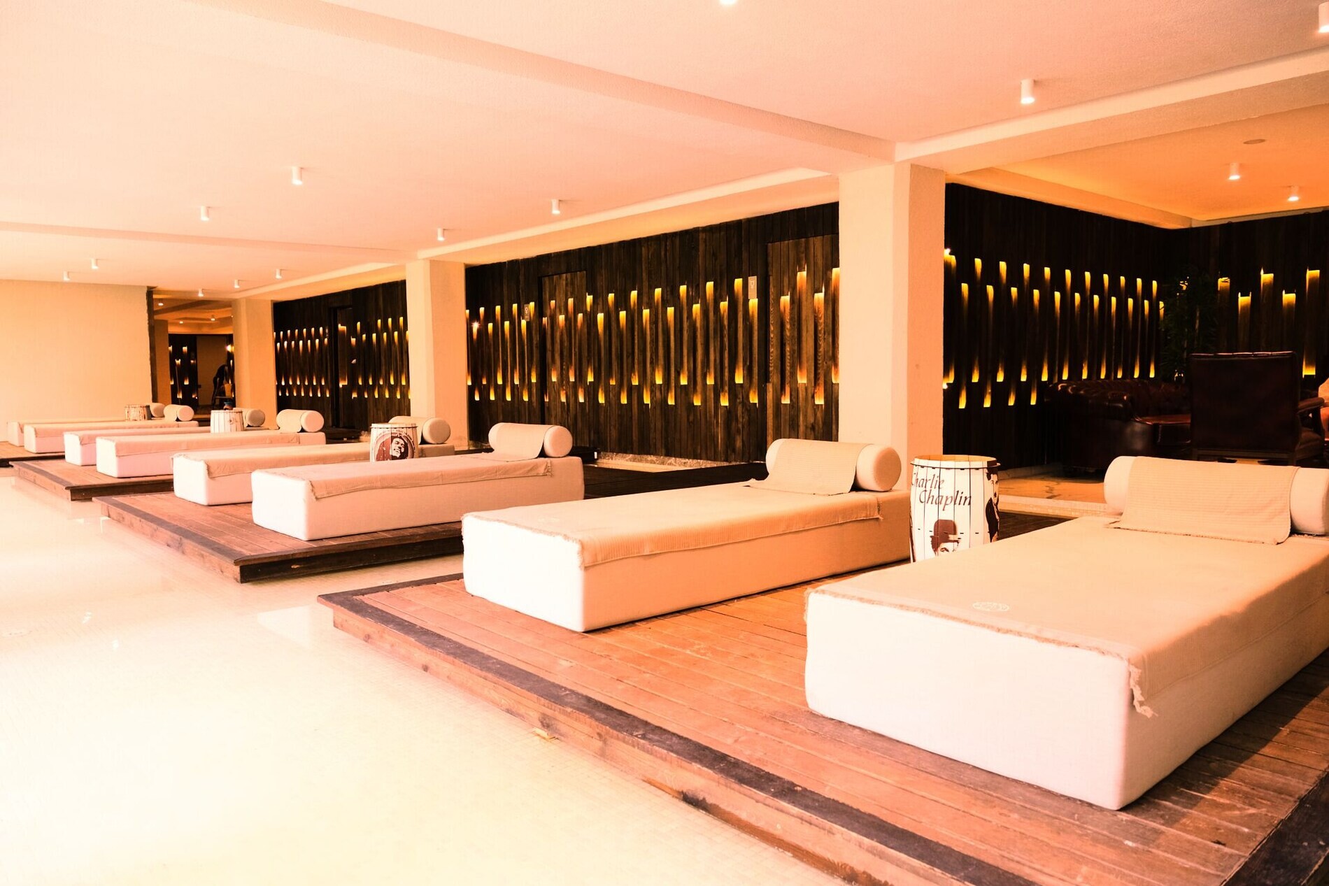 Laur Hotels