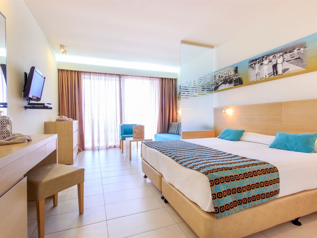 Alea Hotel & Suites