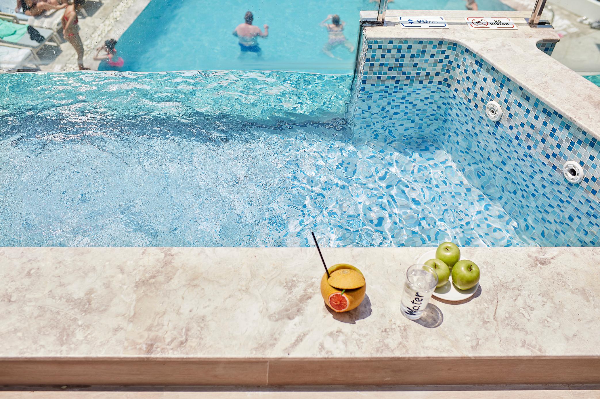 Lalila Blue Suites