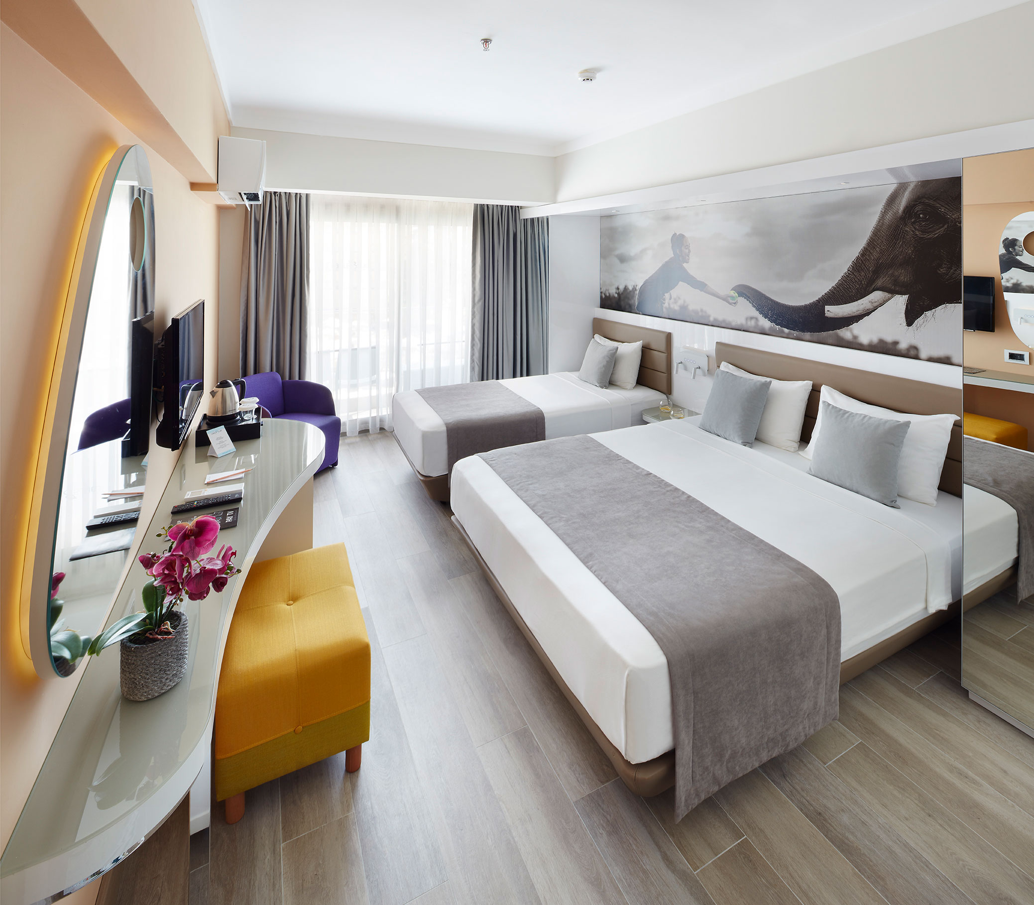 Lalila Blue Suites