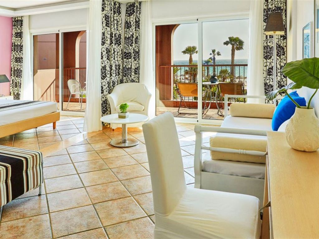 Ilio Mare Beach Hotel