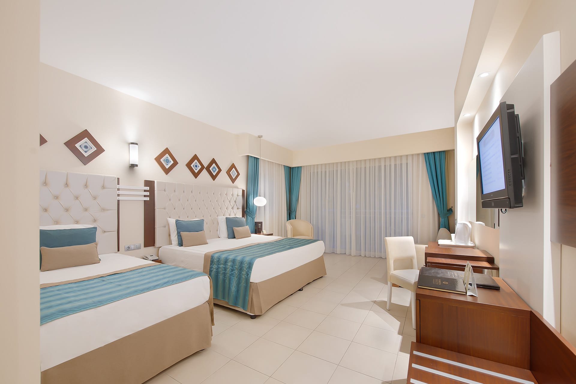 Kamelya Collection Aishen K Club