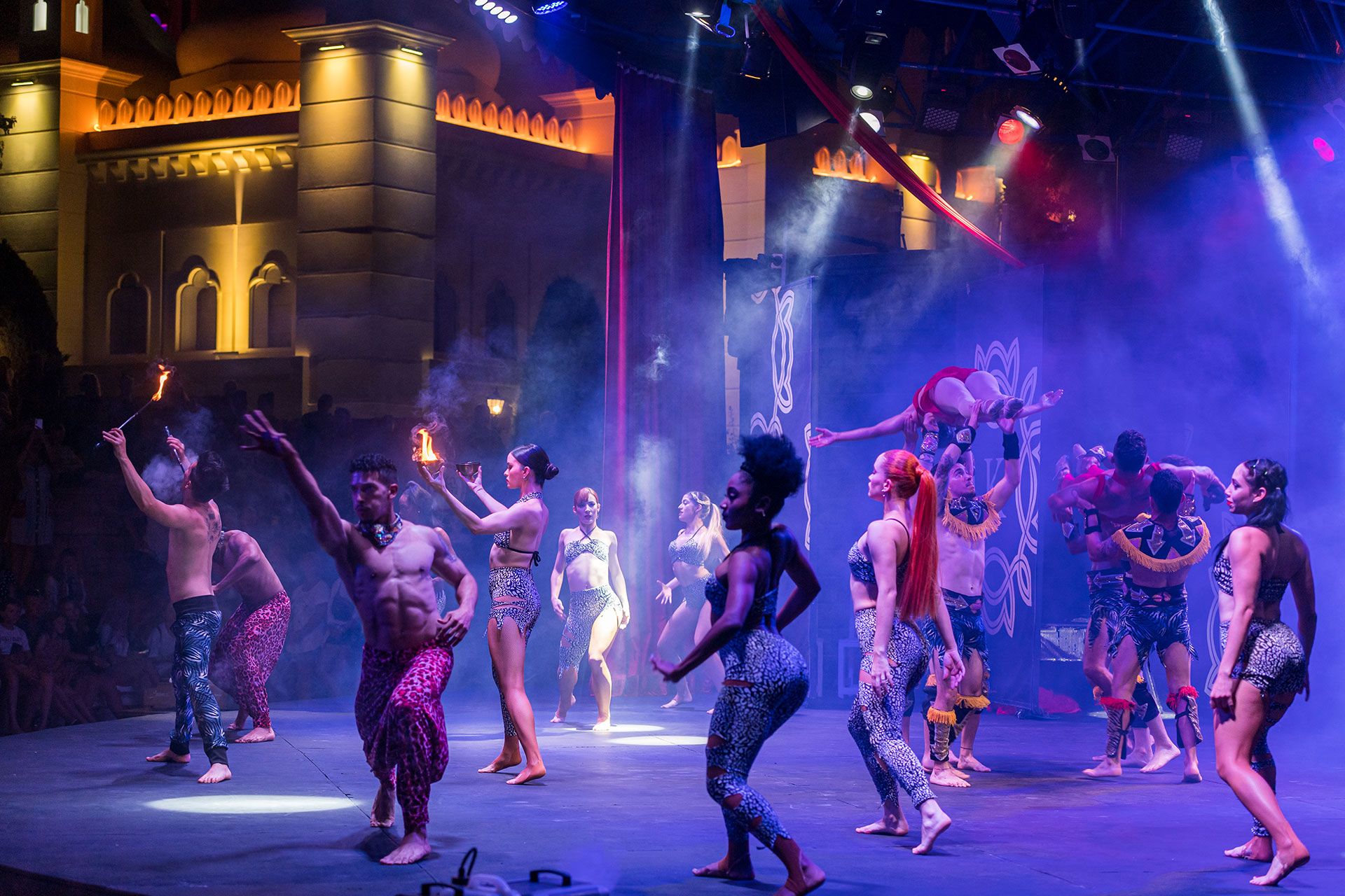 Kamelya Collection Aishen K Club