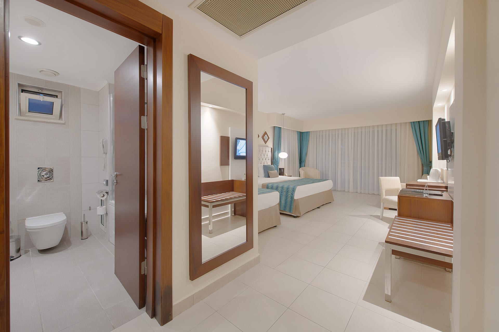 Kamelya Collection Aishen K Club