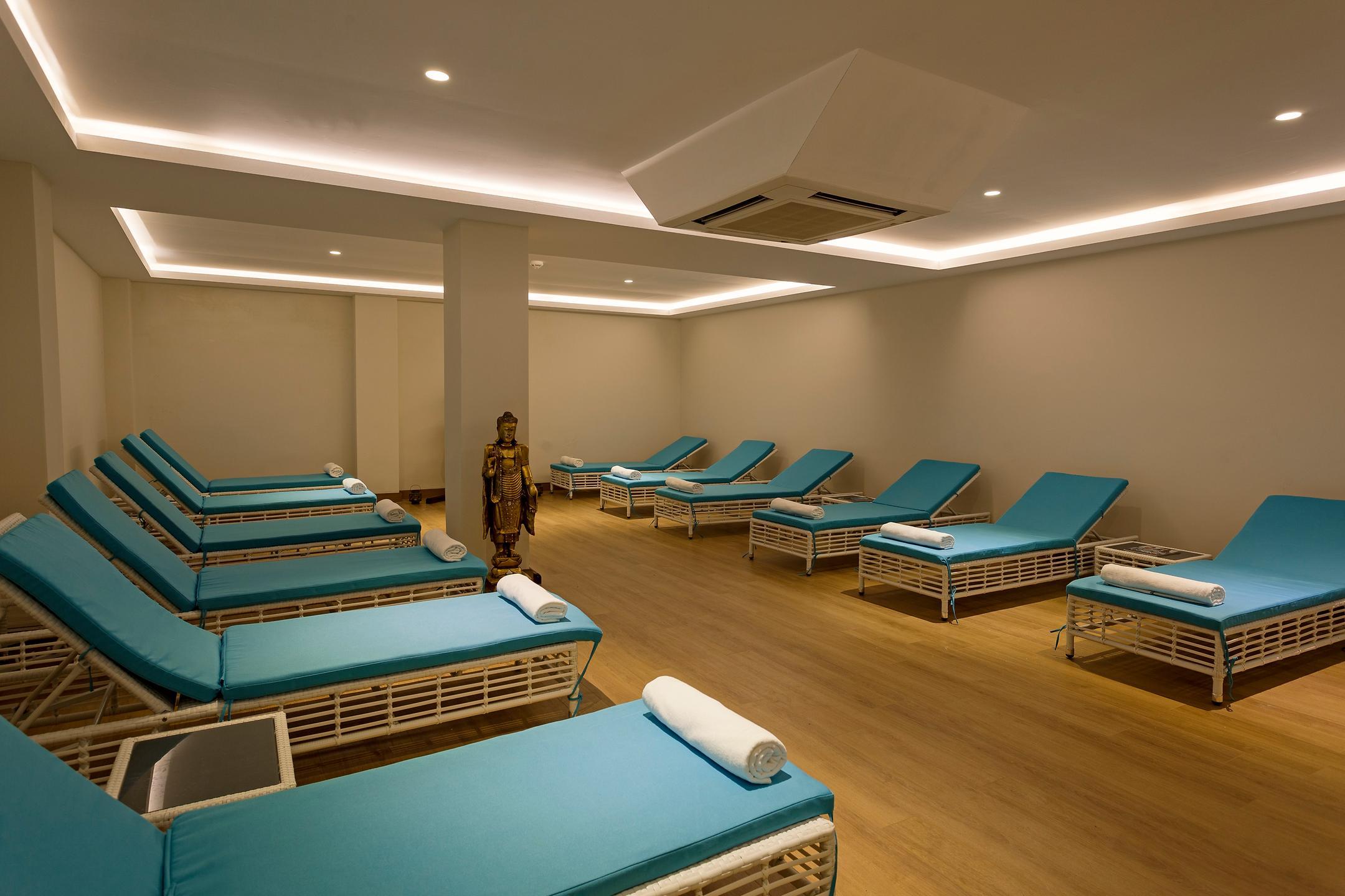 Long Beach Club Nature