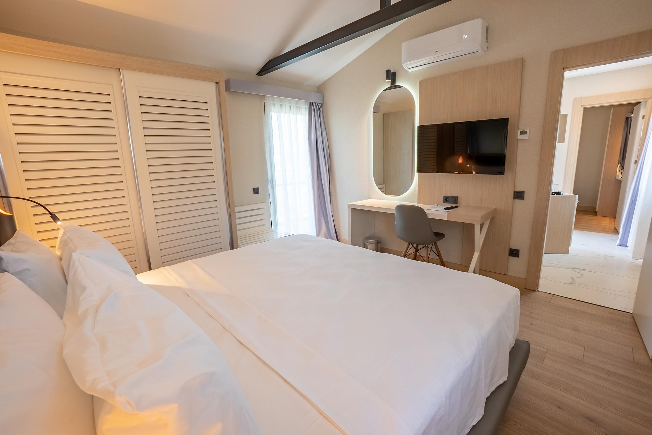 Long Beach Club Nature