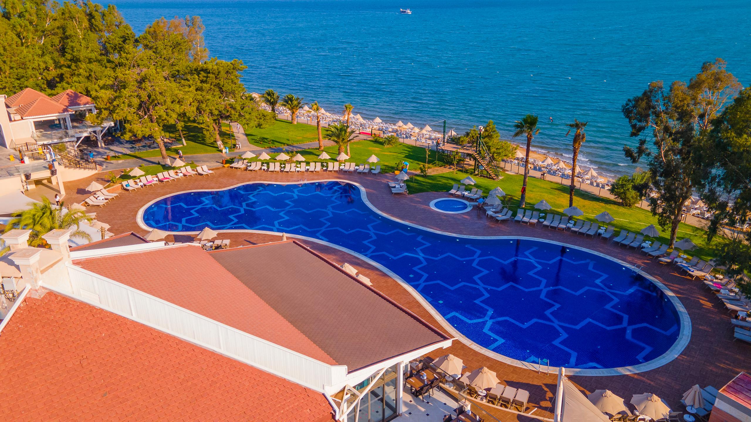 Long Beach Club Nature