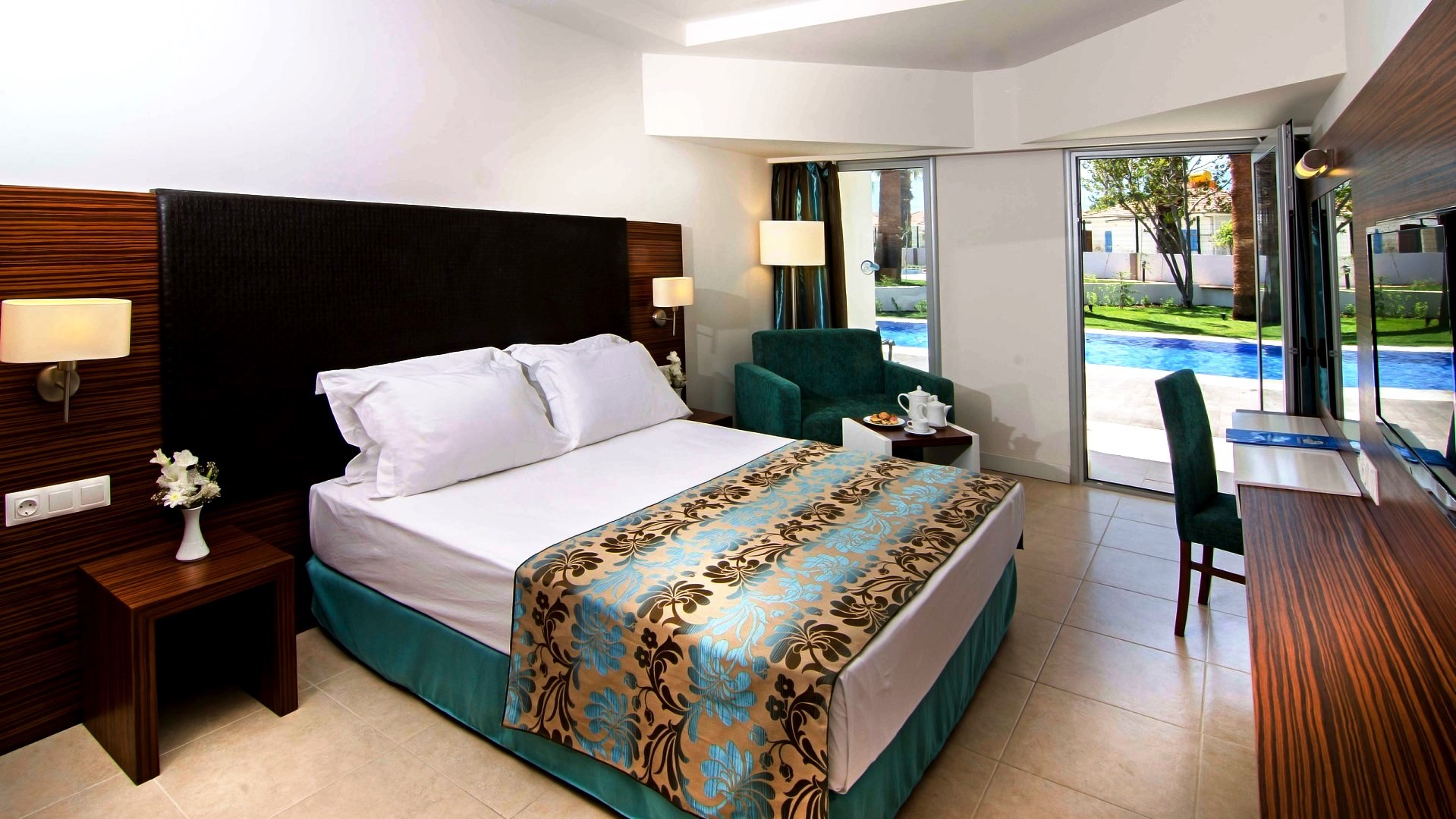 Palm Wings Beach Resort & Spa Kusadasi