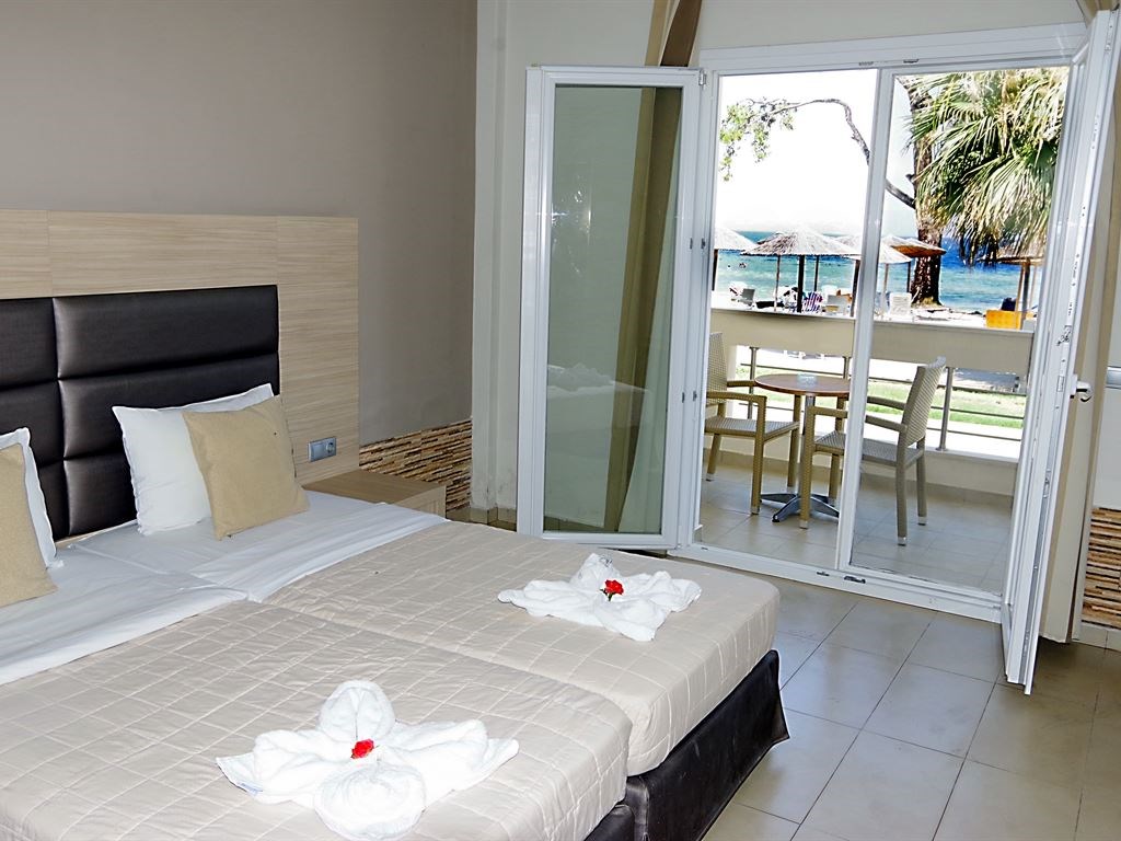 Rachoni Bay Hotel